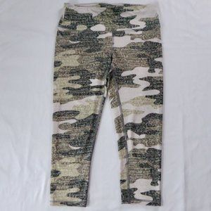 WOMENS CAMOUFLAGE ACTIVE LEGGINGS CAPRI TAN GREEN CAMO AVIA ATHLETIC M